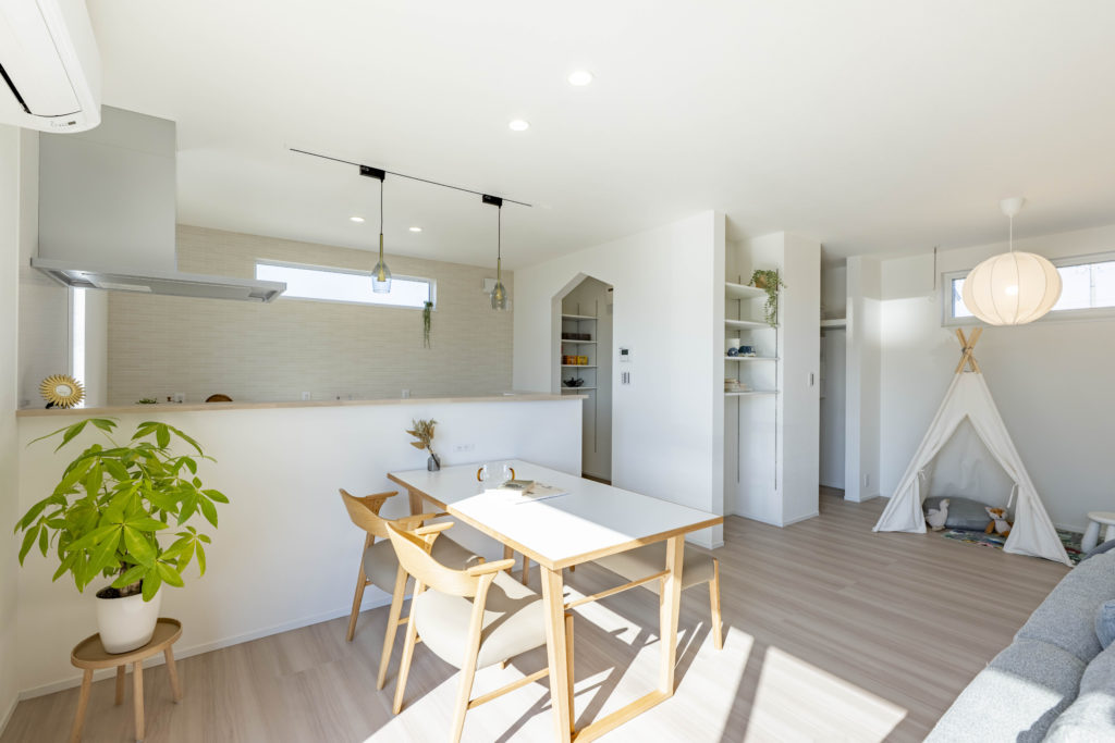 【浜松市】リビング充実！子育てに優しい家事ラクな家　クラビスホーム　　LDK