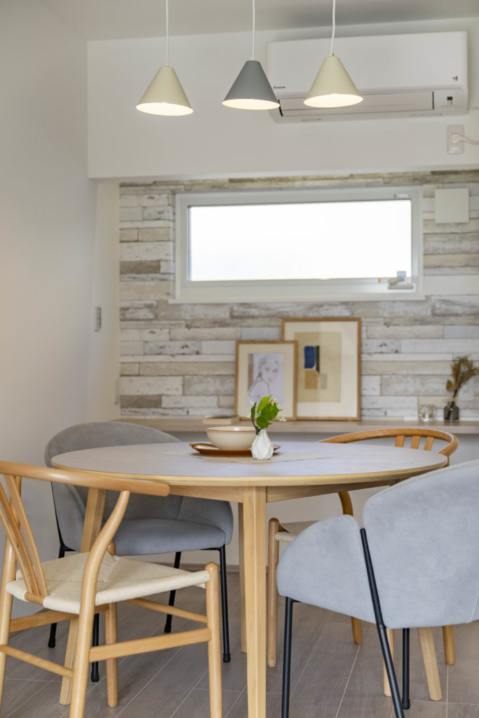 浜松市　クラビスホーム　丸テーブル　ダイニング　家事コーナー